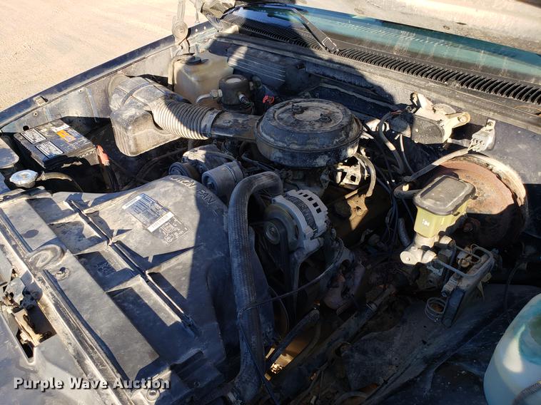 image for item AV9484 1994 Chevrolet C1500 pickup truck