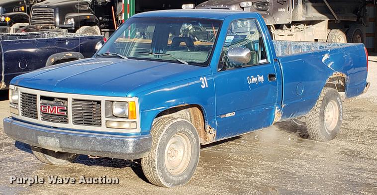 image for item AV9485 1992 GMC 1500 pickup truck