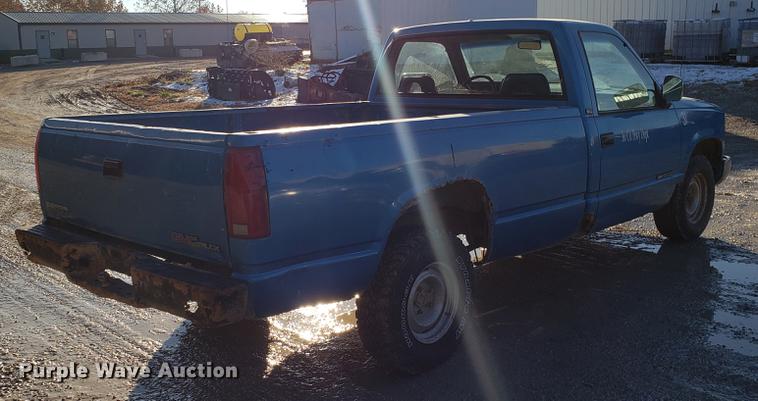 image for item AV9485 1992 GMC 1500 pickup truck