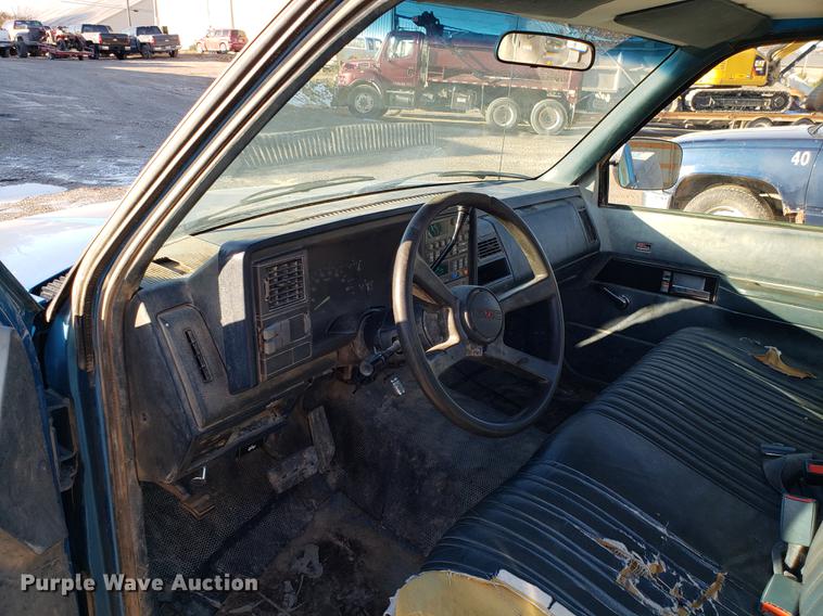 image for item AV9485 1992 GMC 1500 pickup truck