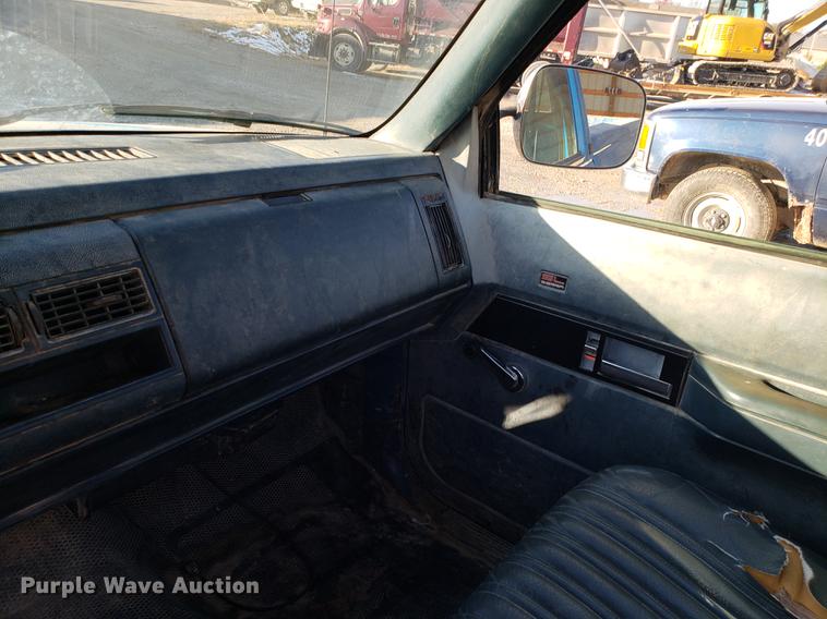 image for item AV9485 1992 GMC 1500 pickup truck