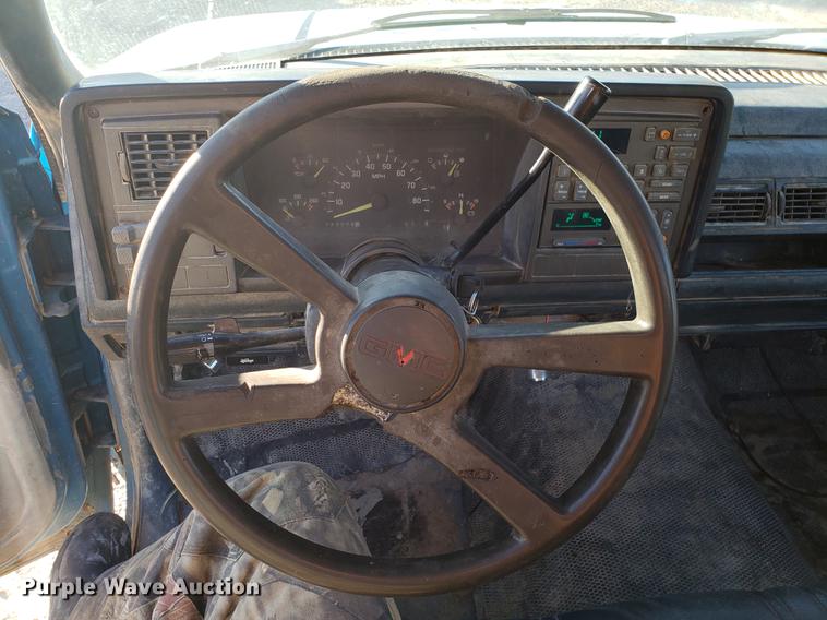 image for item AV9485 1992 GMC 1500 pickup truck