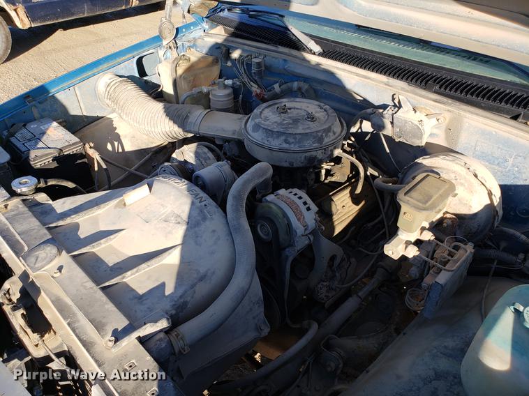 image for item AV9485 1992 GMC 1500 pickup truck