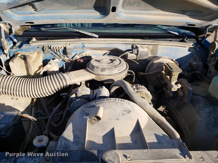 image for item AV9485 1992 GMC 1500 pickup truck