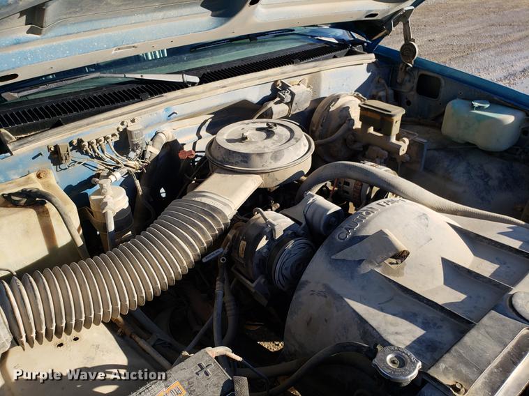 image for item AV9485 1992 GMC 1500 pickup truck