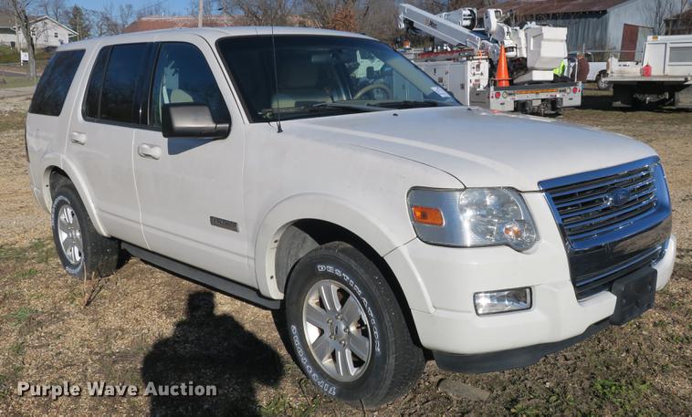 image for item DB8933 2008 Ford Explorer SUV