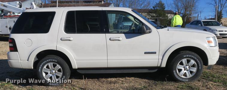 image for item DB8933 2008 Ford Explorer SUV