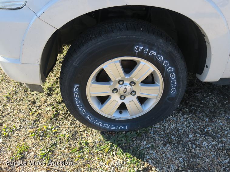 image for item DB8933 2008 Ford Explorer SUV