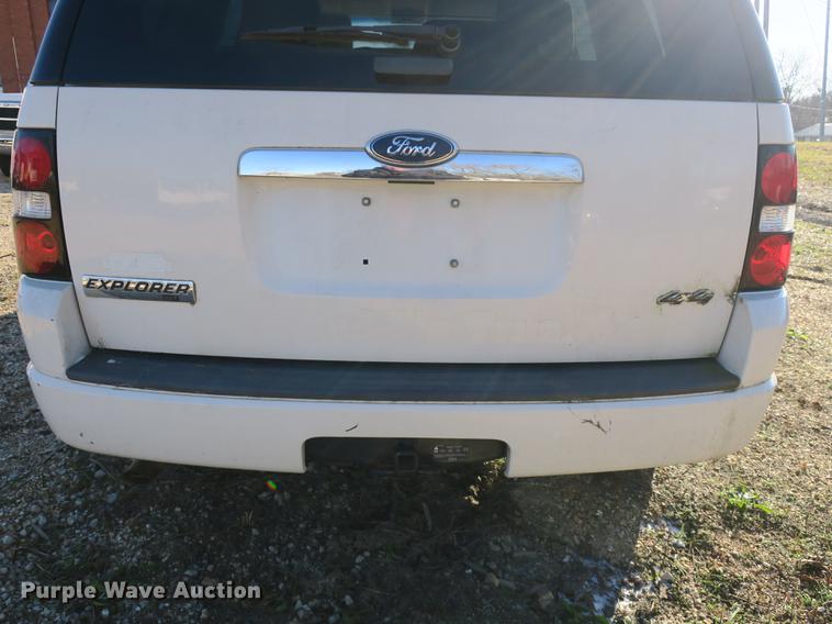 image for item DB8933 2008 Ford Explorer SUV