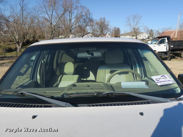 image for item DB8933 2008 Ford Explorer SUV