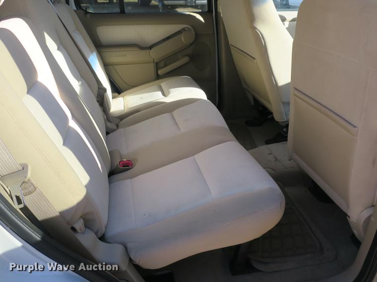 image for item DB8933 2008 Ford Explorer SUV