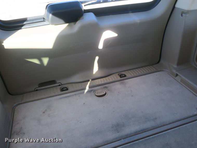 image for item DB8933 2008 Ford Explorer SUV