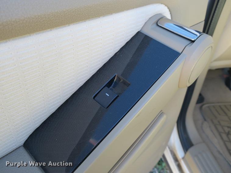 image for item DB8933 2008 Ford Explorer SUV