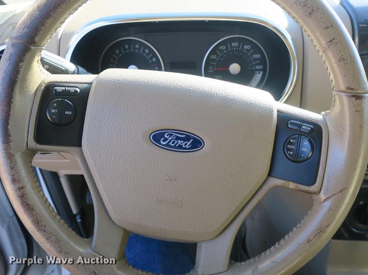 image for item DB8933 2008 Ford Explorer SUV