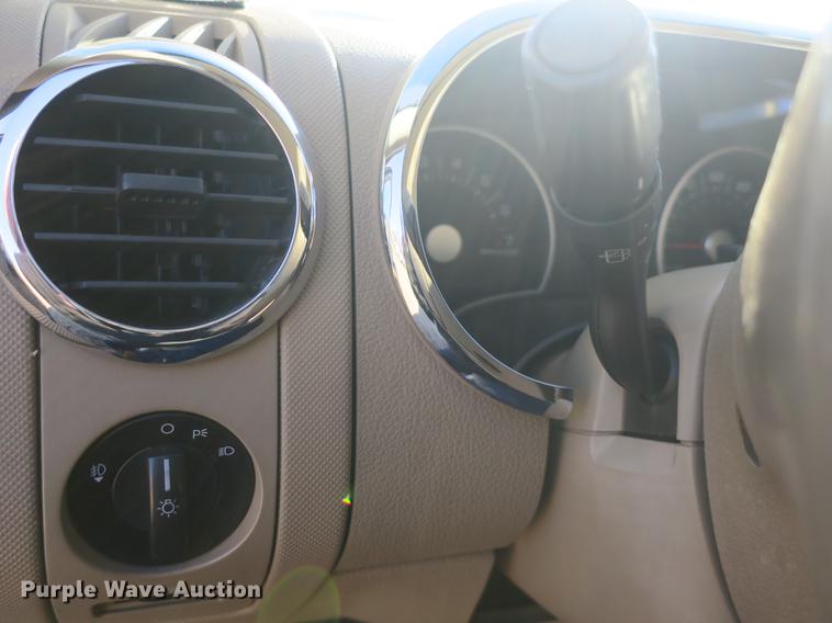 image for item DB8933 2008 Ford Explorer SUV