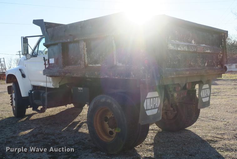 image for item DB8936 1997 Ford F700 dump truck