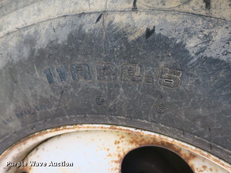 image for item DB8936 1997 Ford F700 dump truck