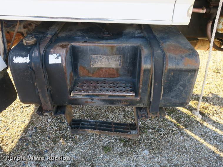 image for item DB8936 1997 Ford F700 dump truck