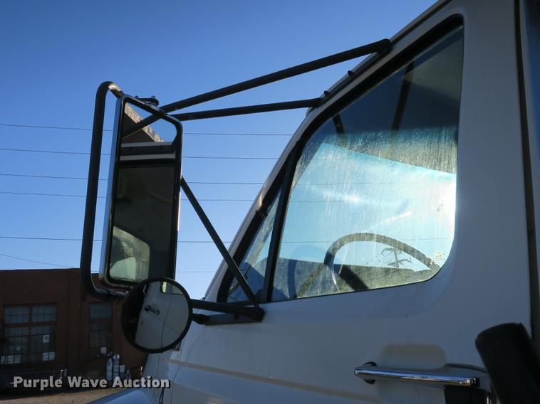 image for item DB8936 1997 Ford F700 dump truck