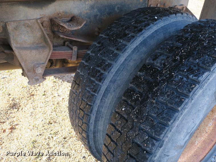 image for item DB8936 1997 Ford F700 dump truck