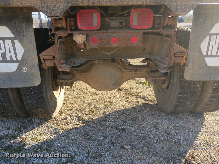 image for item DB8936 1997 Ford F700 dump truck