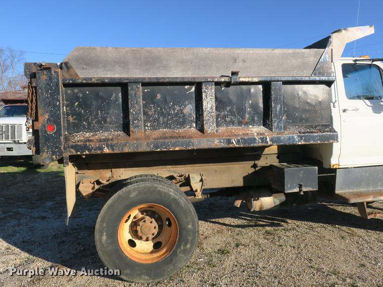 image for item DB8936 1997 Ford F700 dump truck