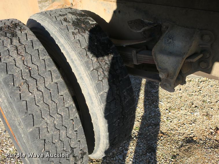 image for item DB8936 1997 Ford F700 dump truck