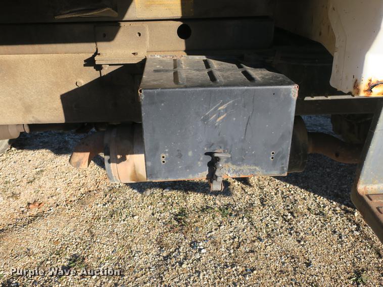 image for item DB8936 1997 Ford F700 dump truck