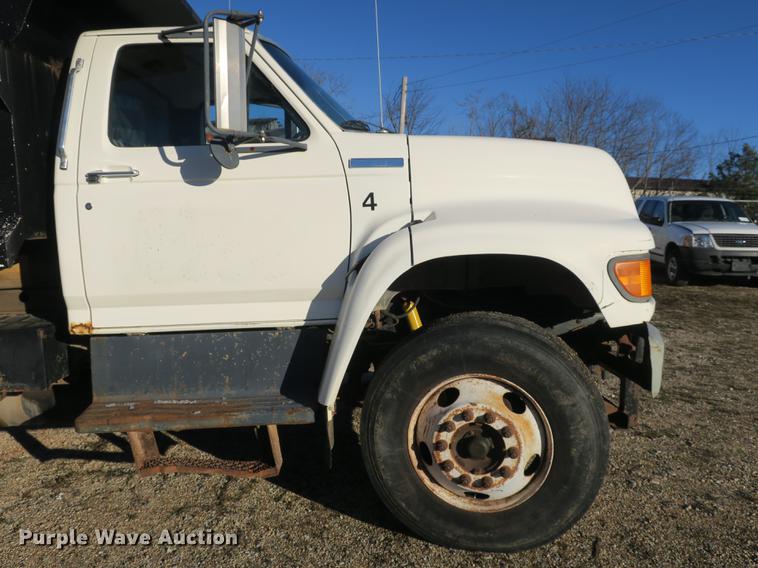 image for item DB8936 1997 Ford F700 dump truck