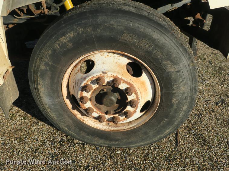 image for item DB8936 1997 Ford F700 dump truck