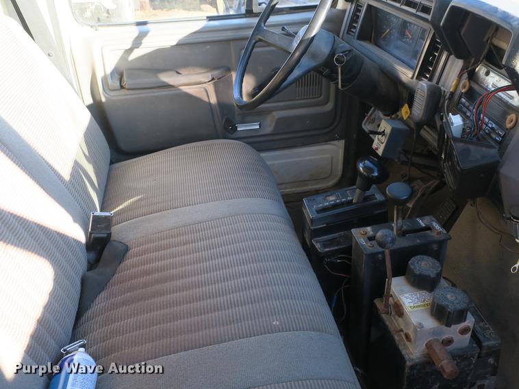 image for item DB8936 1997 Ford F700 dump truck