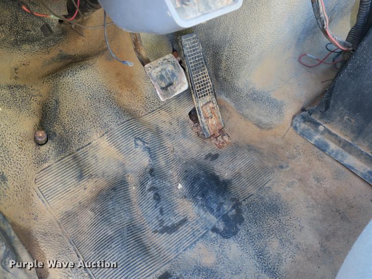 image for item DB8936 1997 Ford F700 dump truck