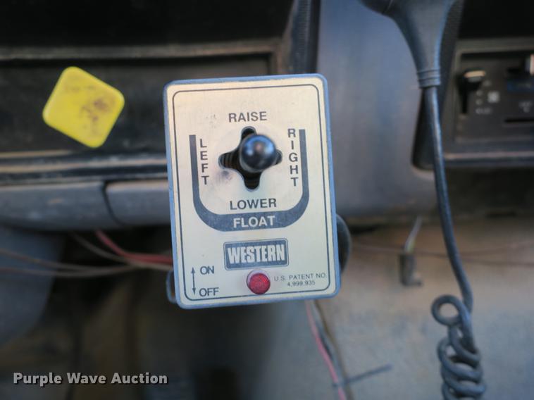 image for item DB8936 1997 Ford F700 dump truck