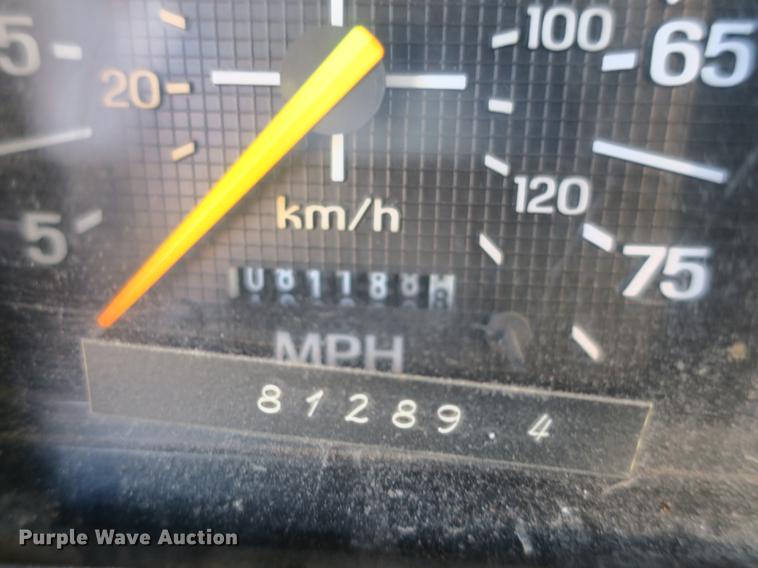 image for item DB8936 1997 Ford F700 dump truck