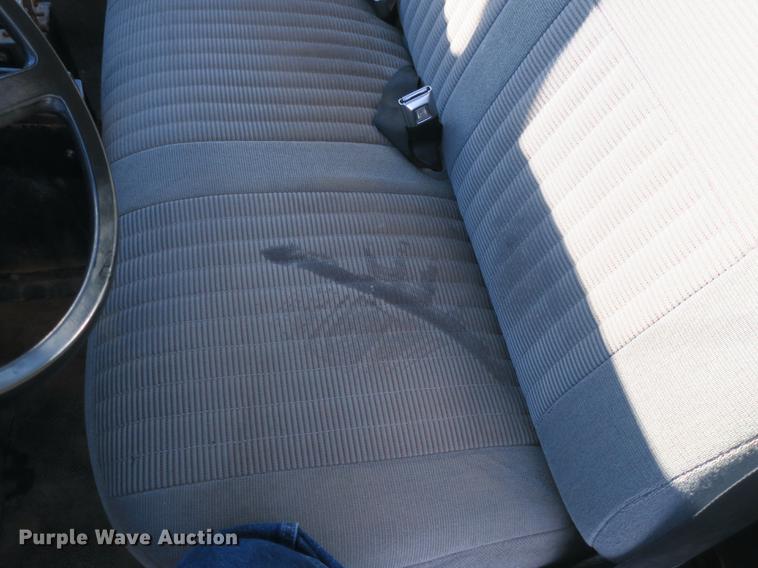 image for item DB8936 1997 Ford F700 dump truck