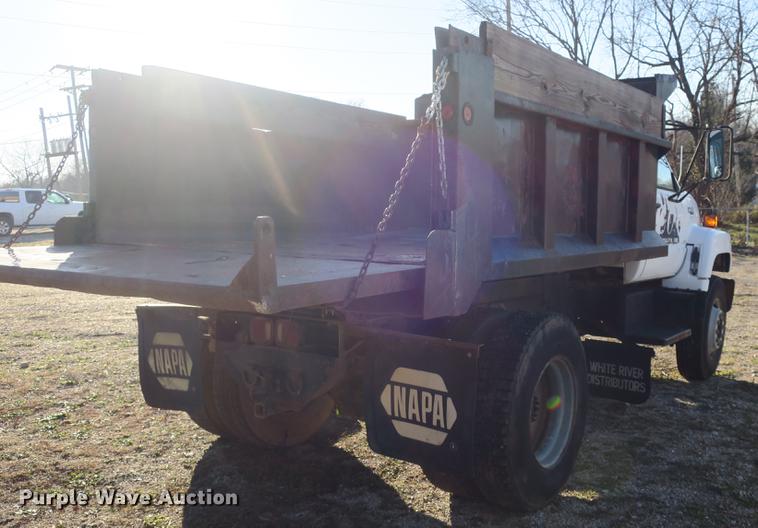 image for item DB8937 1992 Chevrolet Kodiak C5500 dump truck
