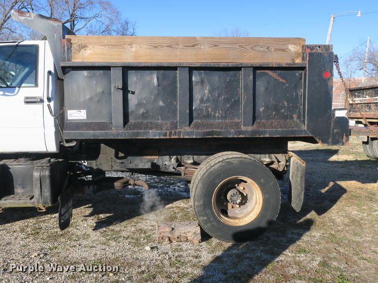image for item DB8937 1992 Chevrolet Kodiak C5500 dump truck