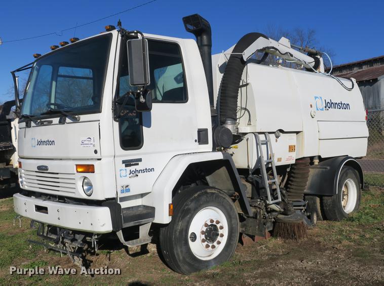 image for item DB8938 2004 Freightliner FC80 street sweeper truck