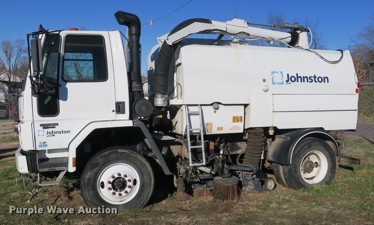 image for item DB8938 2004 Freightliner FC80 street sweeper truck