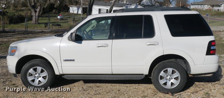 image for item DB8939 2008 Ford Explorer XLT SUV