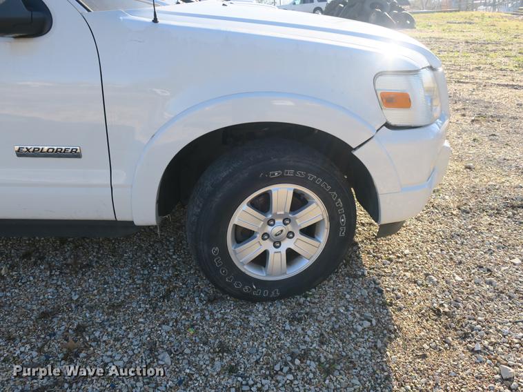 image for item DB8939 2008 Ford Explorer XLT SUV