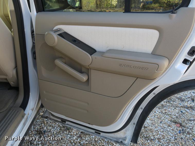 image for item DB8939 2008 Ford Explorer XLT SUV