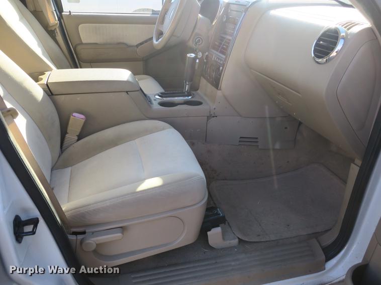 image for item DB8939 2008 Ford Explorer XLT SUV