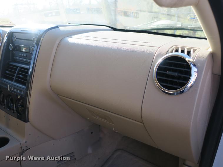 image for item DB8939 2008 Ford Explorer XLT SUV