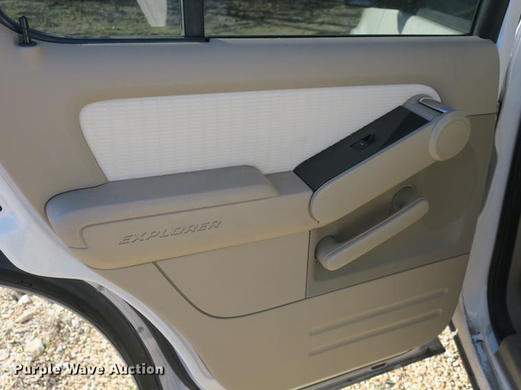 image for item DB8939 2008 Ford Explorer XLT SUV