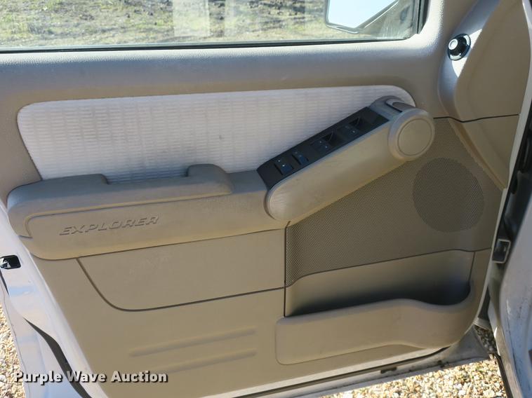 image for item DB8939 2008 Ford Explorer XLT SUV