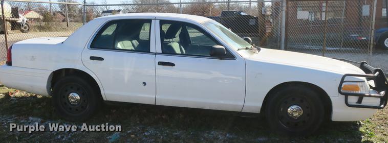 image for item DB8943 2011 Ford Crown Victoria Police Interceptor