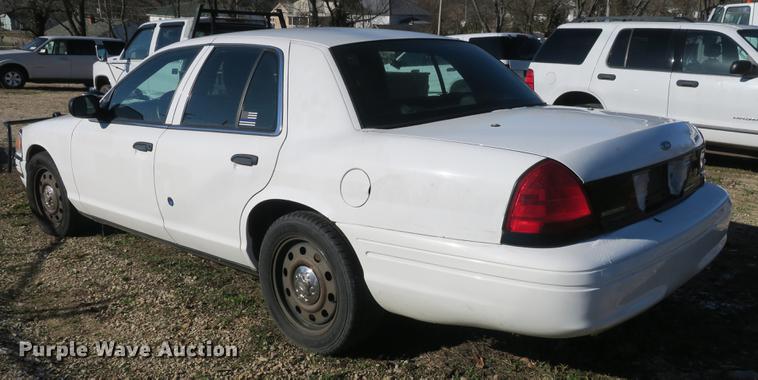 image for item DB8943 2011 Ford Crown Victoria Police Interceptor