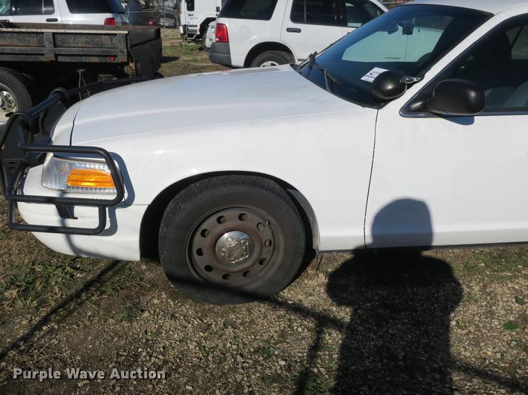 image for item DB8943 2011 Ford Crown Victoria Police Interceptor