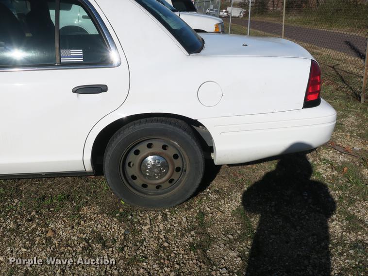 image for item DB8943 2011 Ford Crown Victoria Police Interceptor